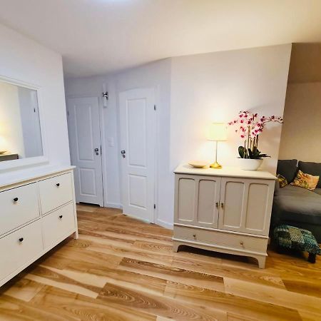 ילנייה גורה Mountain View 2-Double Bedroom Apartment מראה חיצוני תמונה