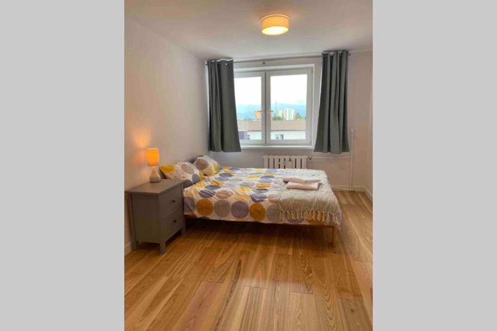 ילנייה גורה Mountain View 2-Double Bedroom Apartment מראה חיצוני תמונה